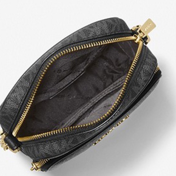 MICHAEL KORS
Jet Set Travel Medium Logo Crossbody Bag Black signature co… - Picture 4 of 4